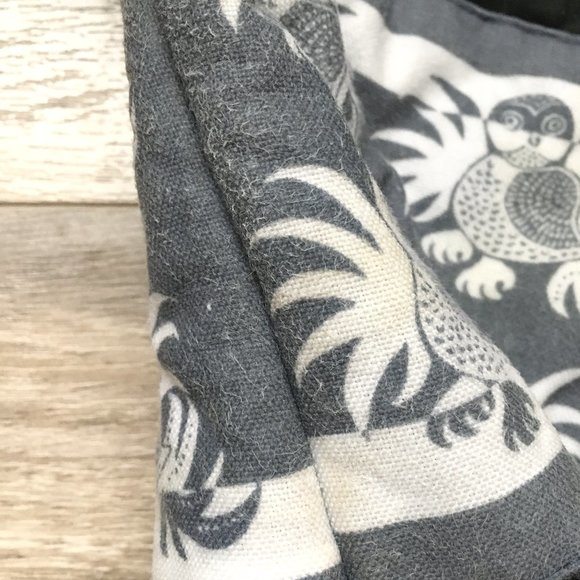 Free With $25 Purchase Native Home Inuit Owl Oven Mitt - Picture 8 of 11